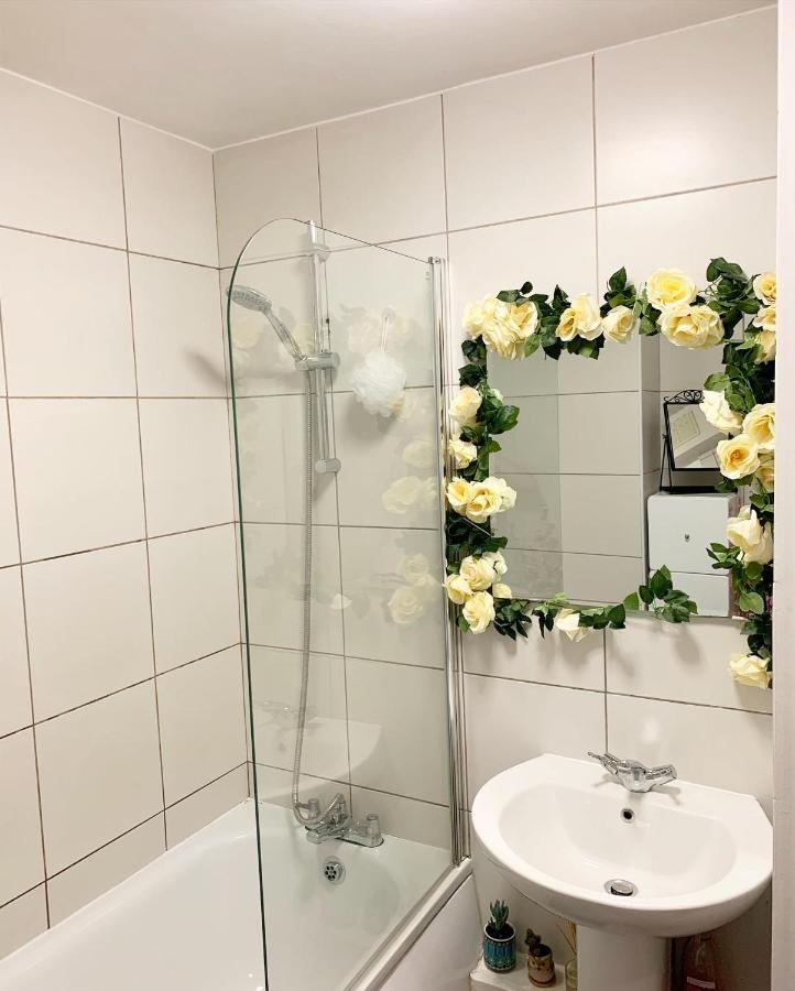 Garden Beautiful Cozy Flat , Recent Decorated. Appartement Londen Buitenkant foto