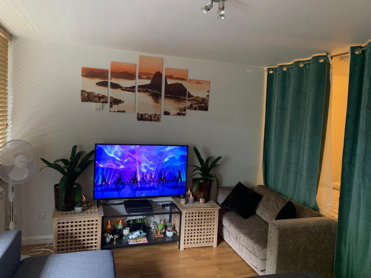 Garden Beautiful Cozy Flat , Recent Decorated. Appartement Londen Buitenkant foto