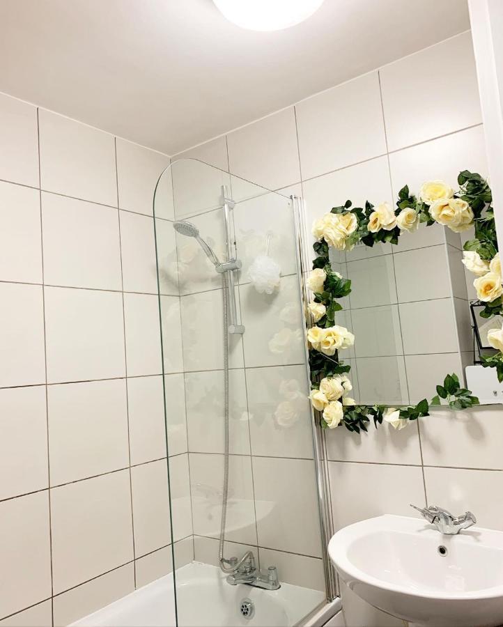 Garden Beautiful Cozy Flat , Recent Decorated. Appartement Londen Buitenkant foto