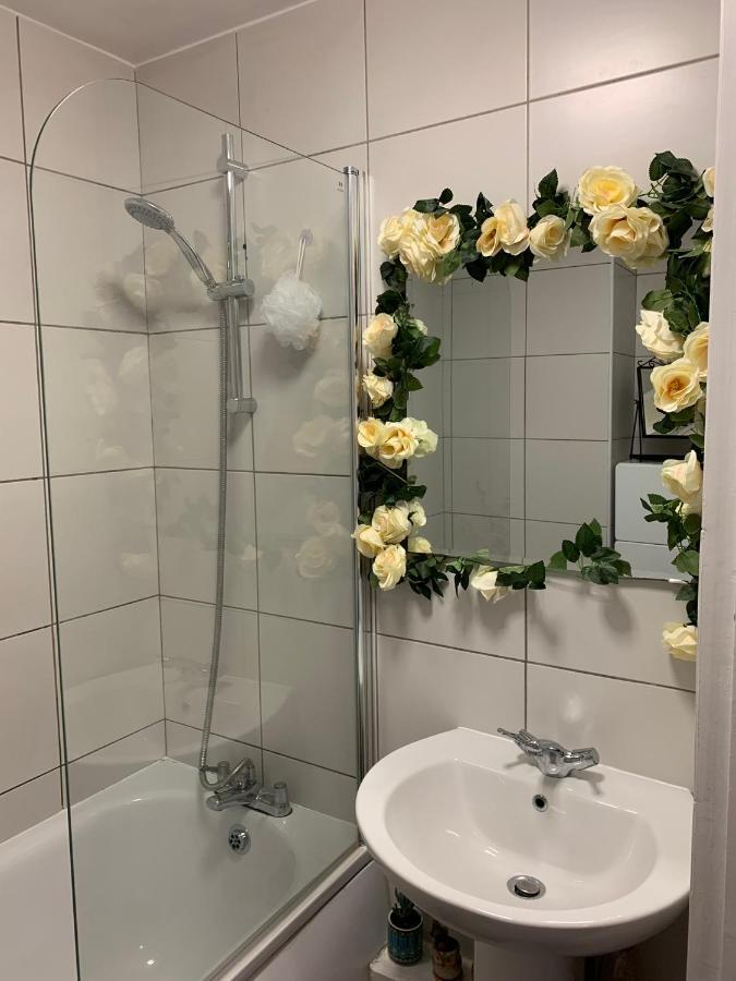 Garden Beautiful Cozy Flat , Recent Decorated. Appartement Londen Buitenkant foto